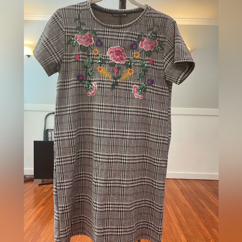 Zara’s Medium Flower Dress